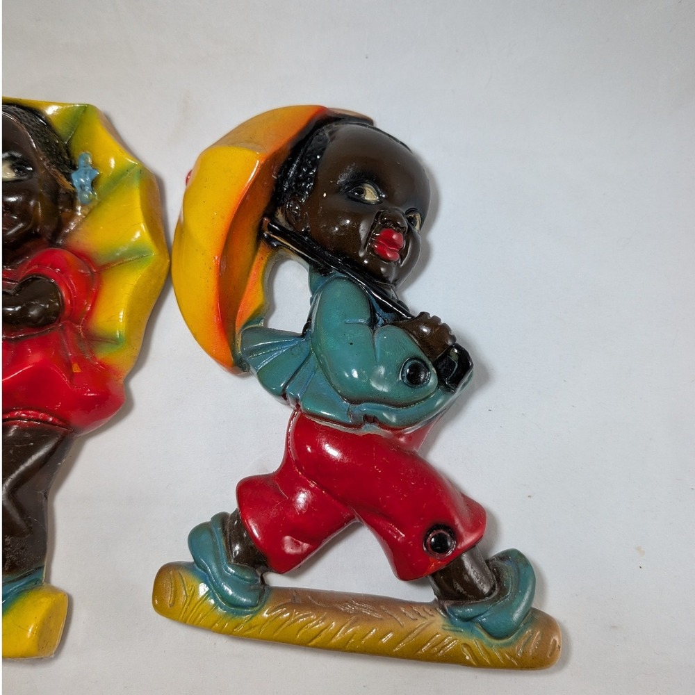 Vintage Chalkware Wall Plaques – Girl and Boy with Blue Umbrellas - Picture 4 of 11